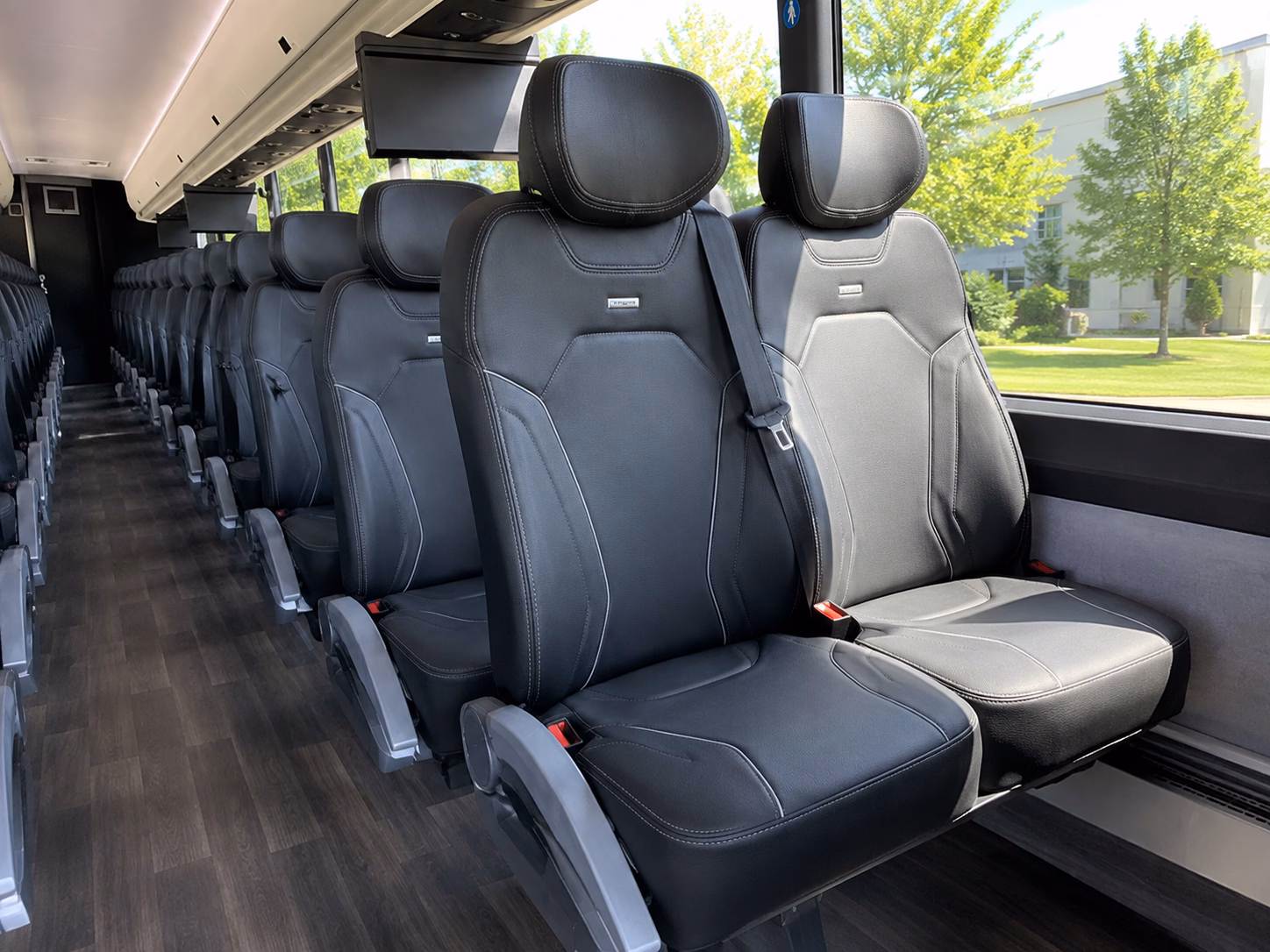 oakland book charter bus rentals for corporate travel in oakland