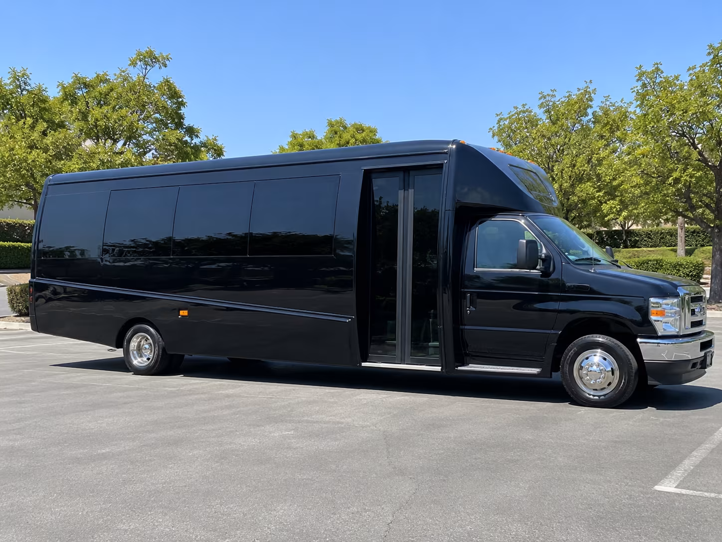 redwood city shuttle buses for redwood city employees